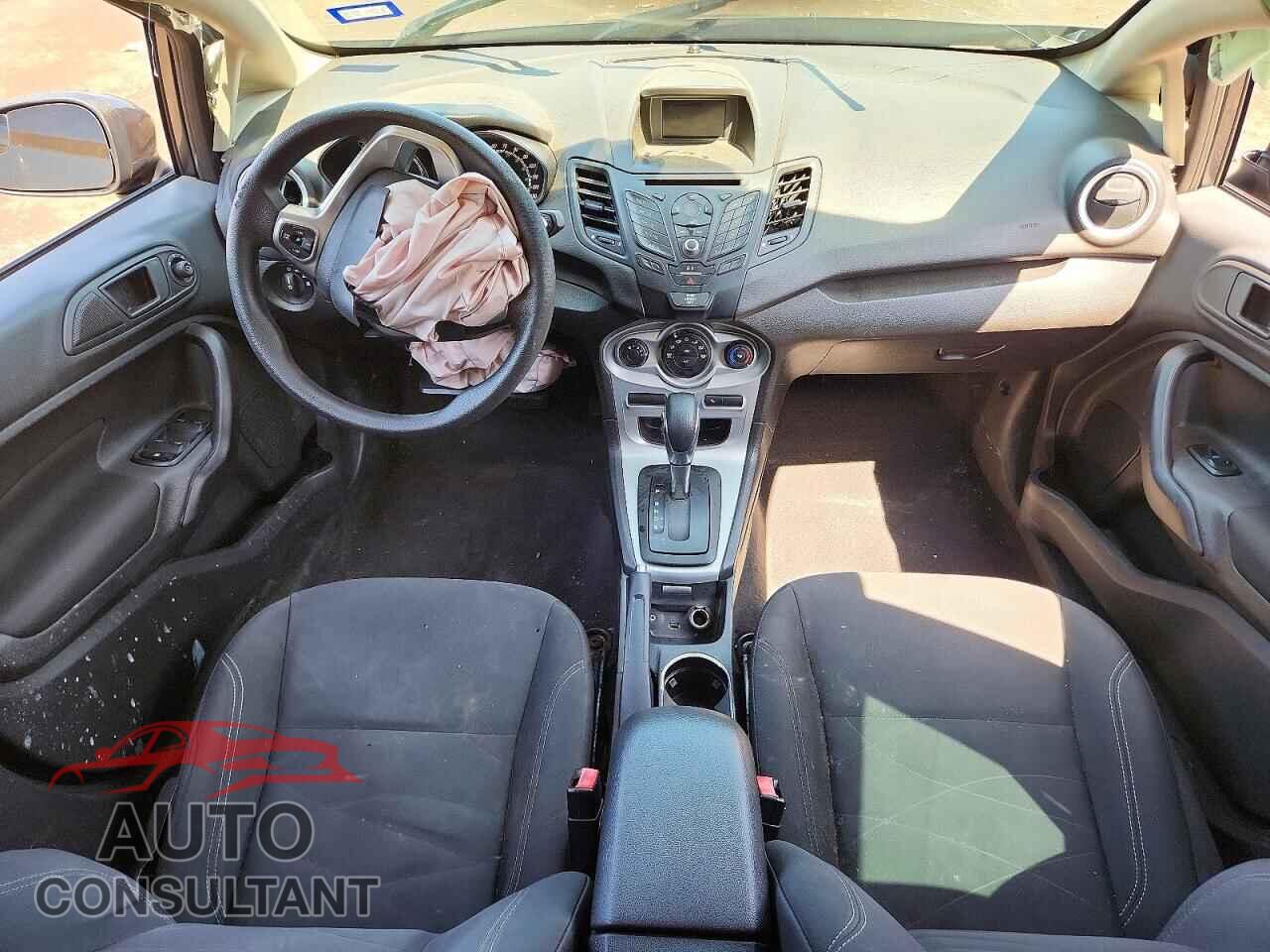 FORD FIESTA 2018 - 3FADP4EJ7JM113860