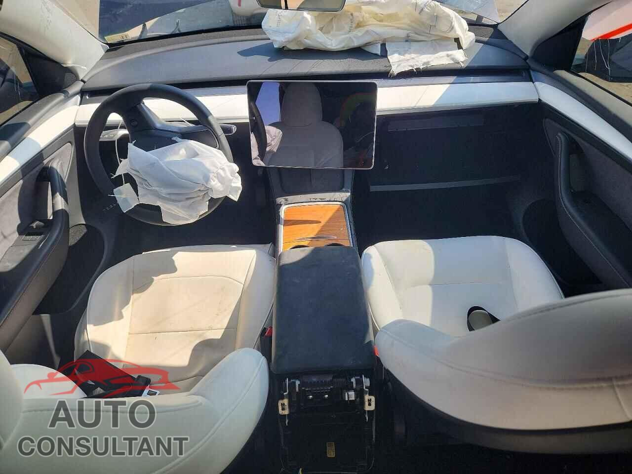 TESLA MODEL Y 2025 - 7SAYGAEE3SF232303