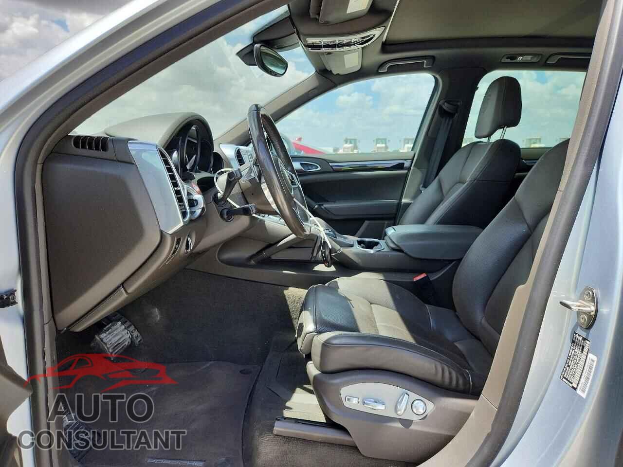 PORSCHE CAYENNE 2018 - WP1AA2A25JKA01520