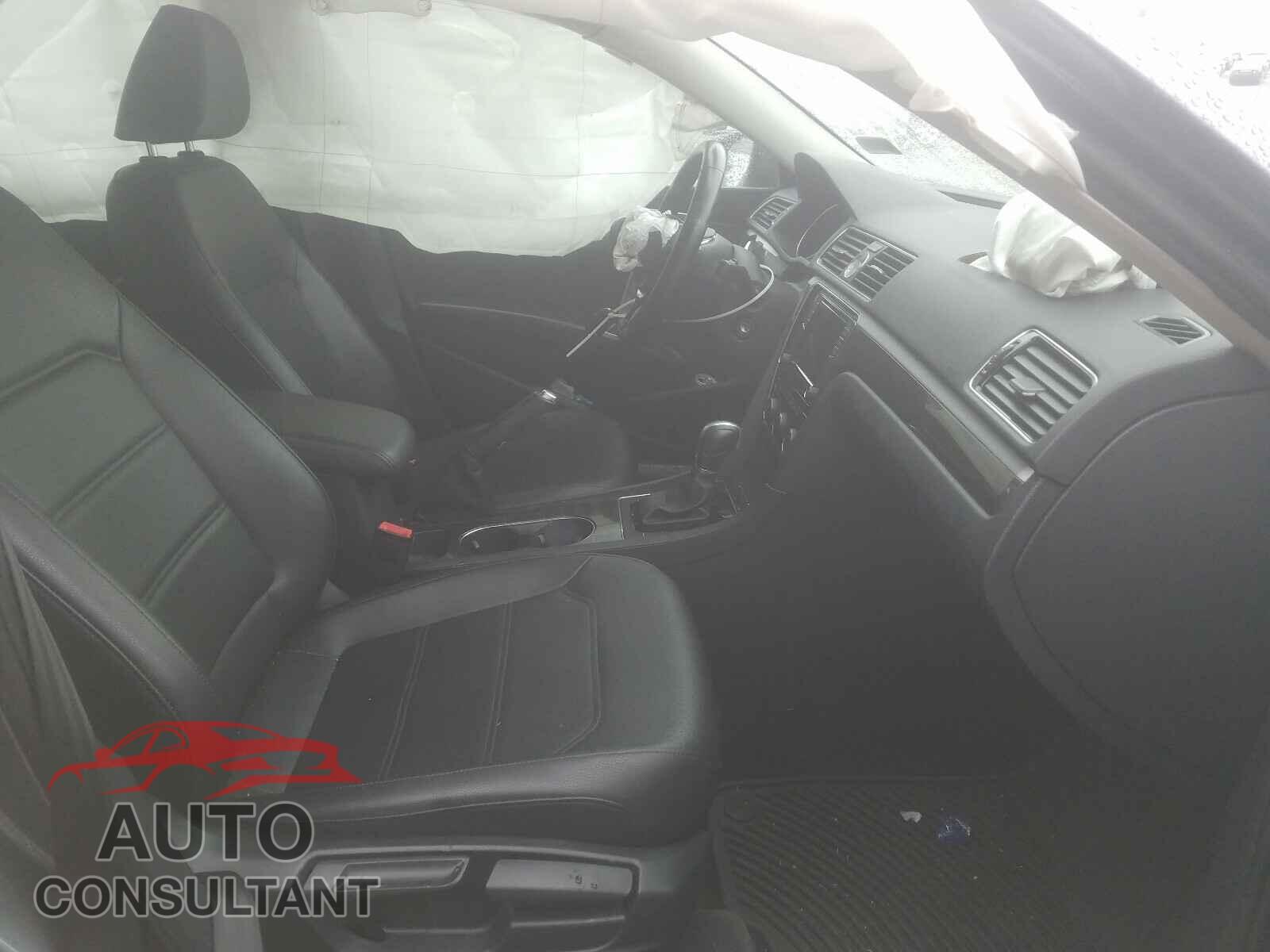 VOLKSWAGEN PASSAT 2016 - 1VWBS7A34GC017636