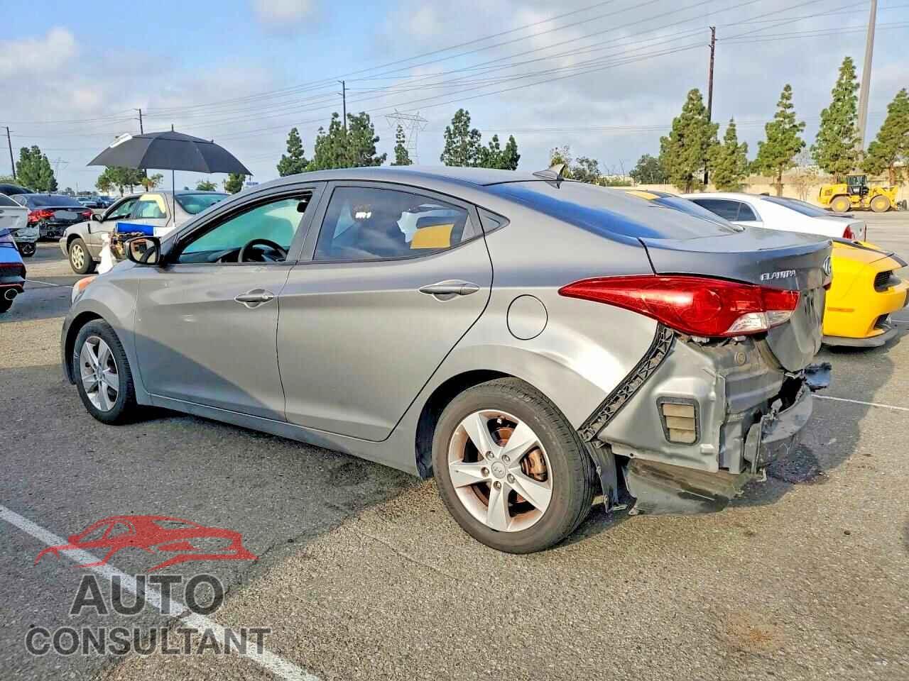 HYUNDAI ELANTRA 2013 - 5NPDH4AE2DH349018