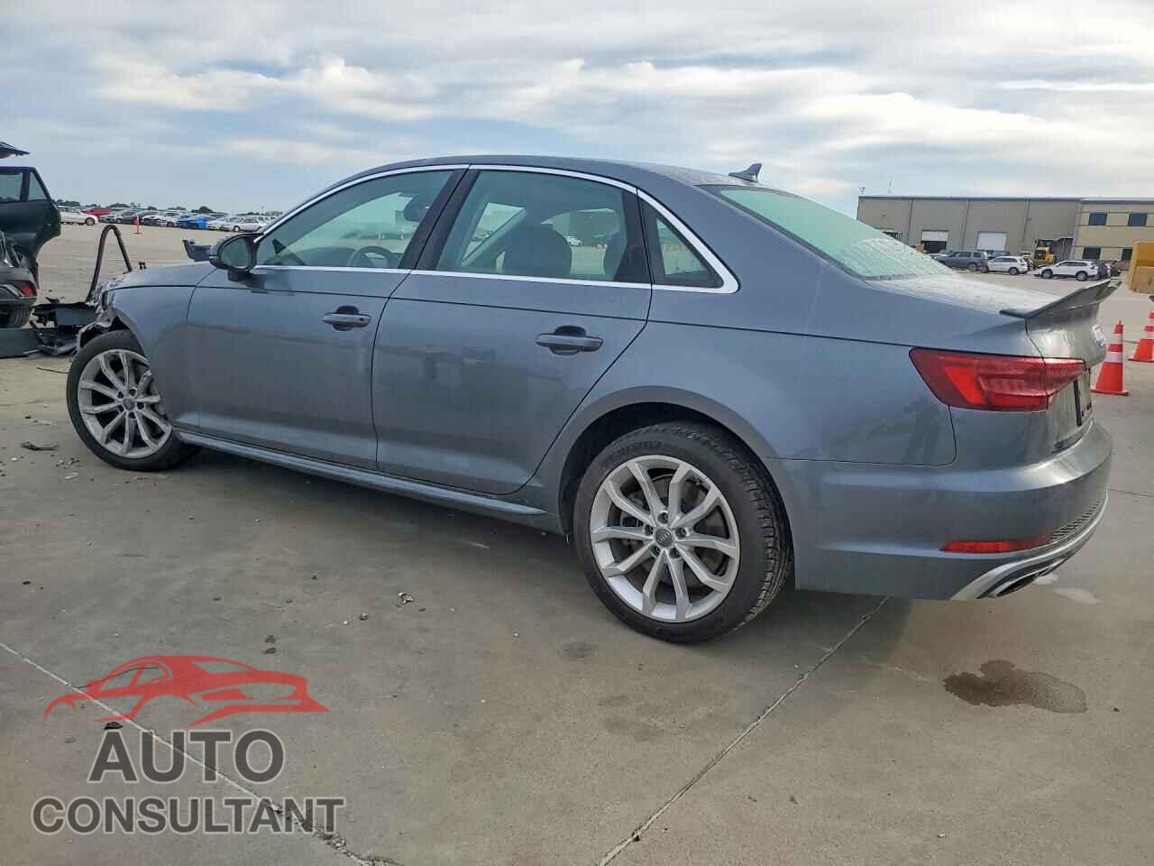 AUDI A4 2019 - WAUDNAF41KA106938