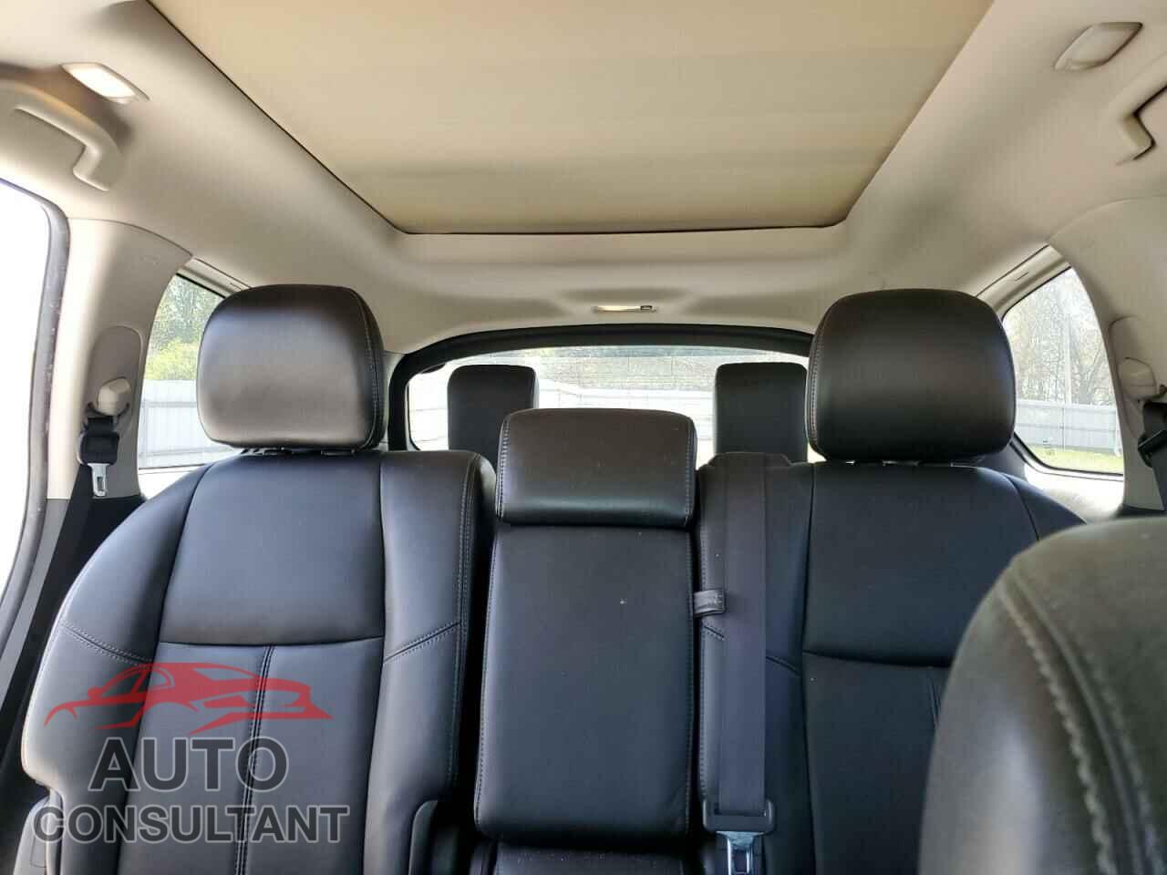 NISSAN PATHFINDER 2013 - 5N1AR2MN3DC638030