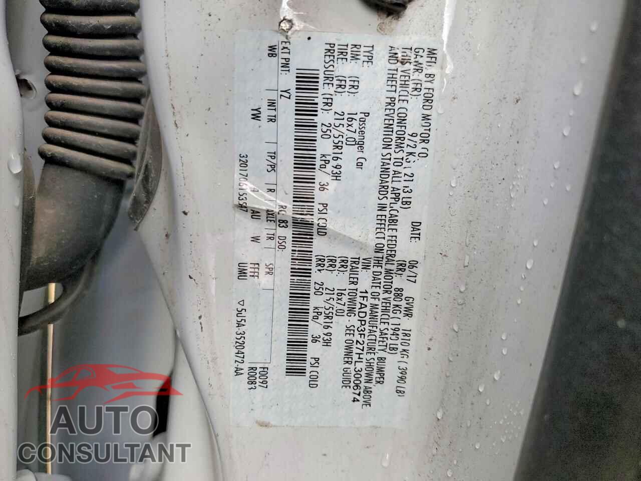 FORD FOCUS 2017 - 1FADP3F27HL300674