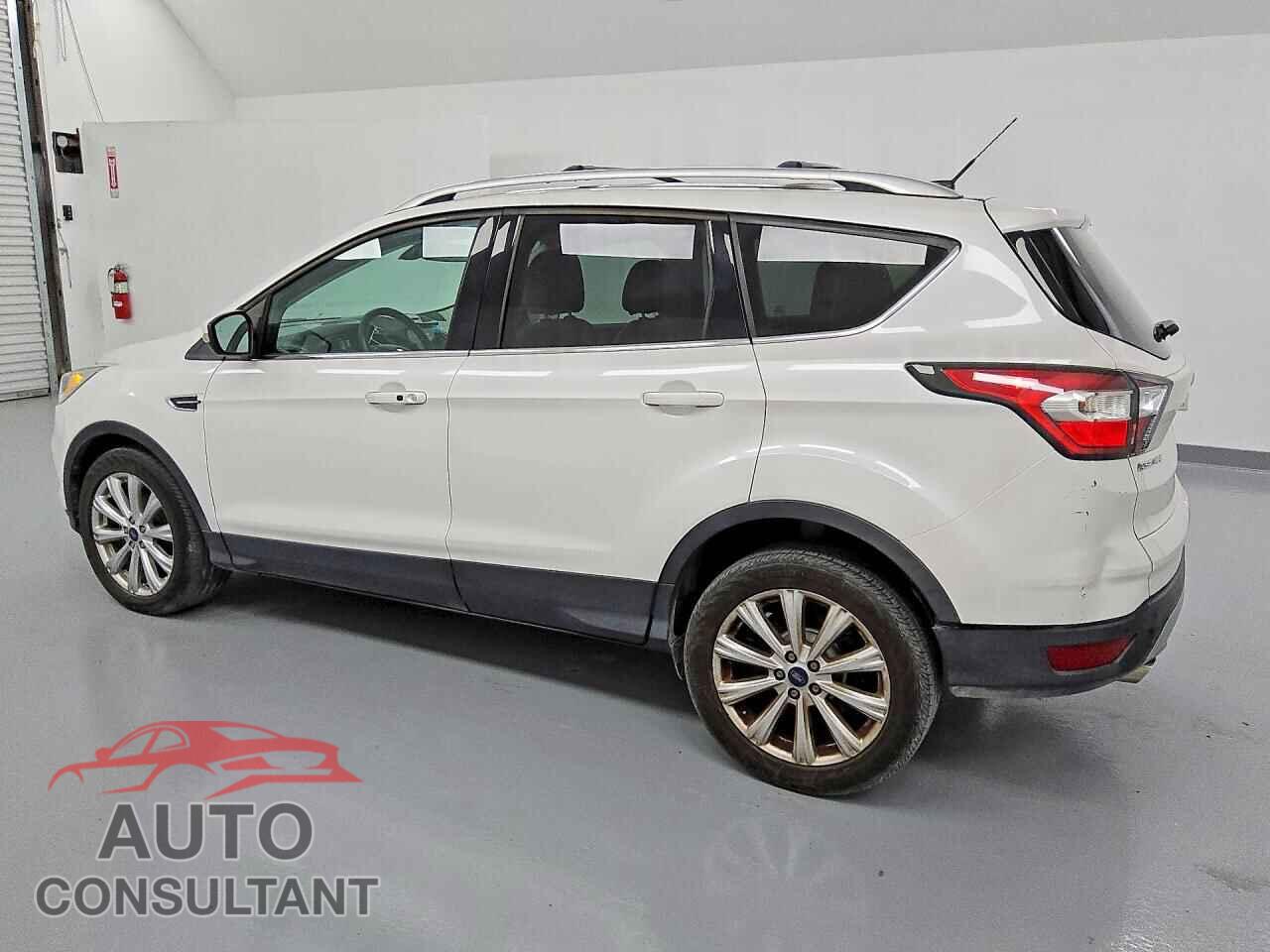 FORD ESCAPE 2017 - 1FMCU0JD9HUB11908