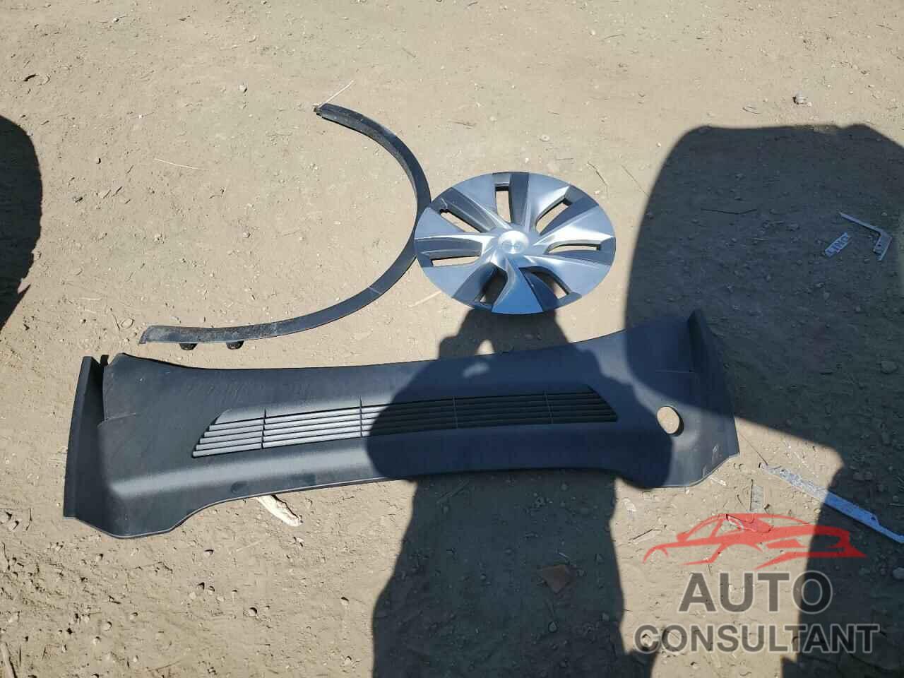 TESLA MODEL Y 2022 - 7SAYGDEE2NF402320