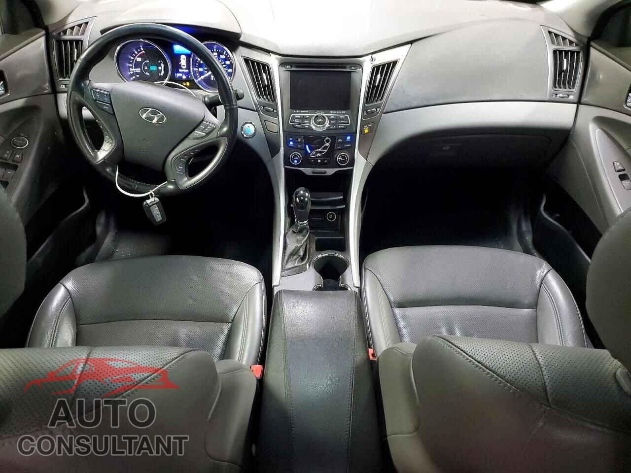 HYUNDAI SONATA 2013 - KMHEC4A47DA050718