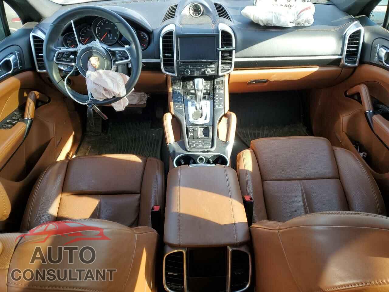 PORSCHE CAYENNE 2016 - WP1AA2A23GLA08730