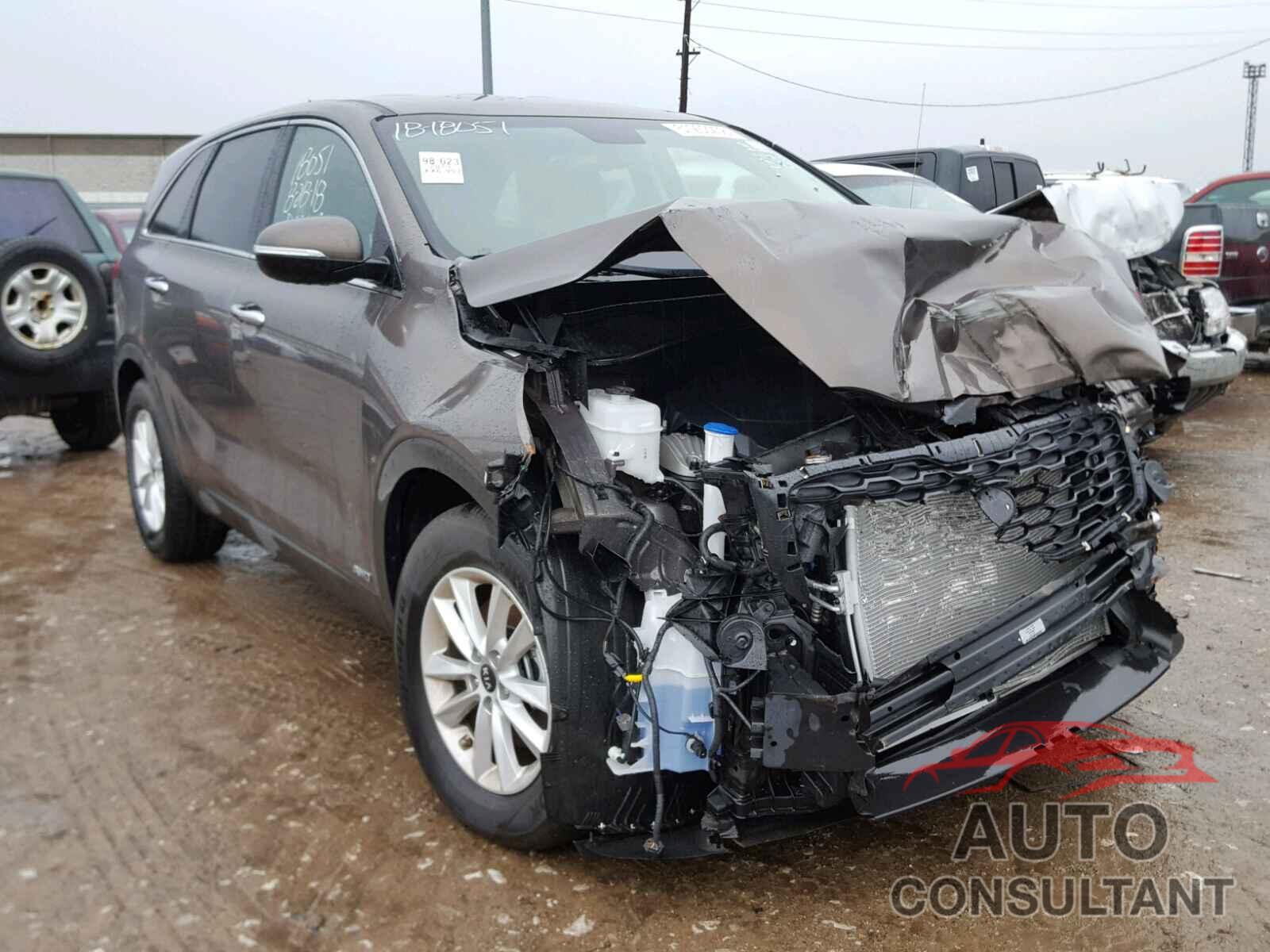 KIA SORENTO LX 2019 - 5XYPGDA51KG450460