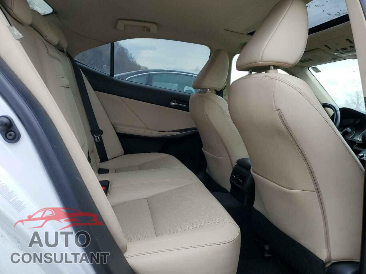 LEXUS IS 2014 - JTHCF1D24E5002467