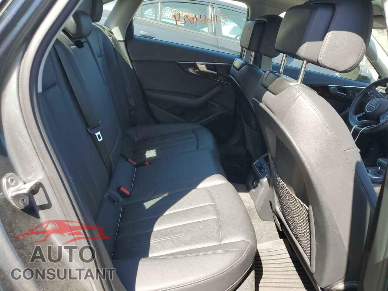 AUDI A4 2019 - WAUDNAF48KN018090