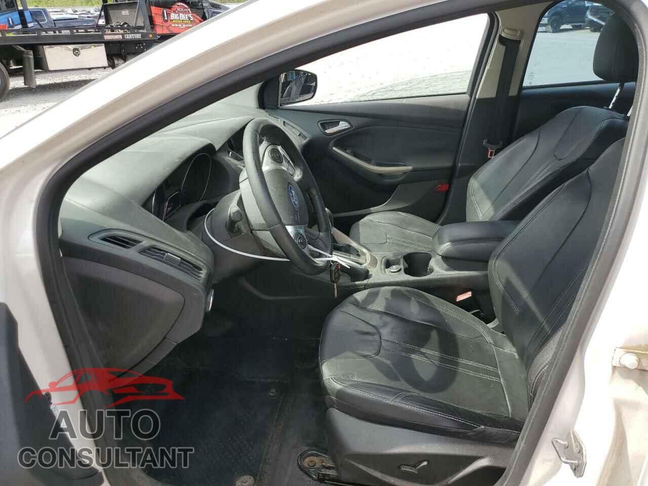 FORD FOCUS 2012 - 1FAHP3M24CL381081