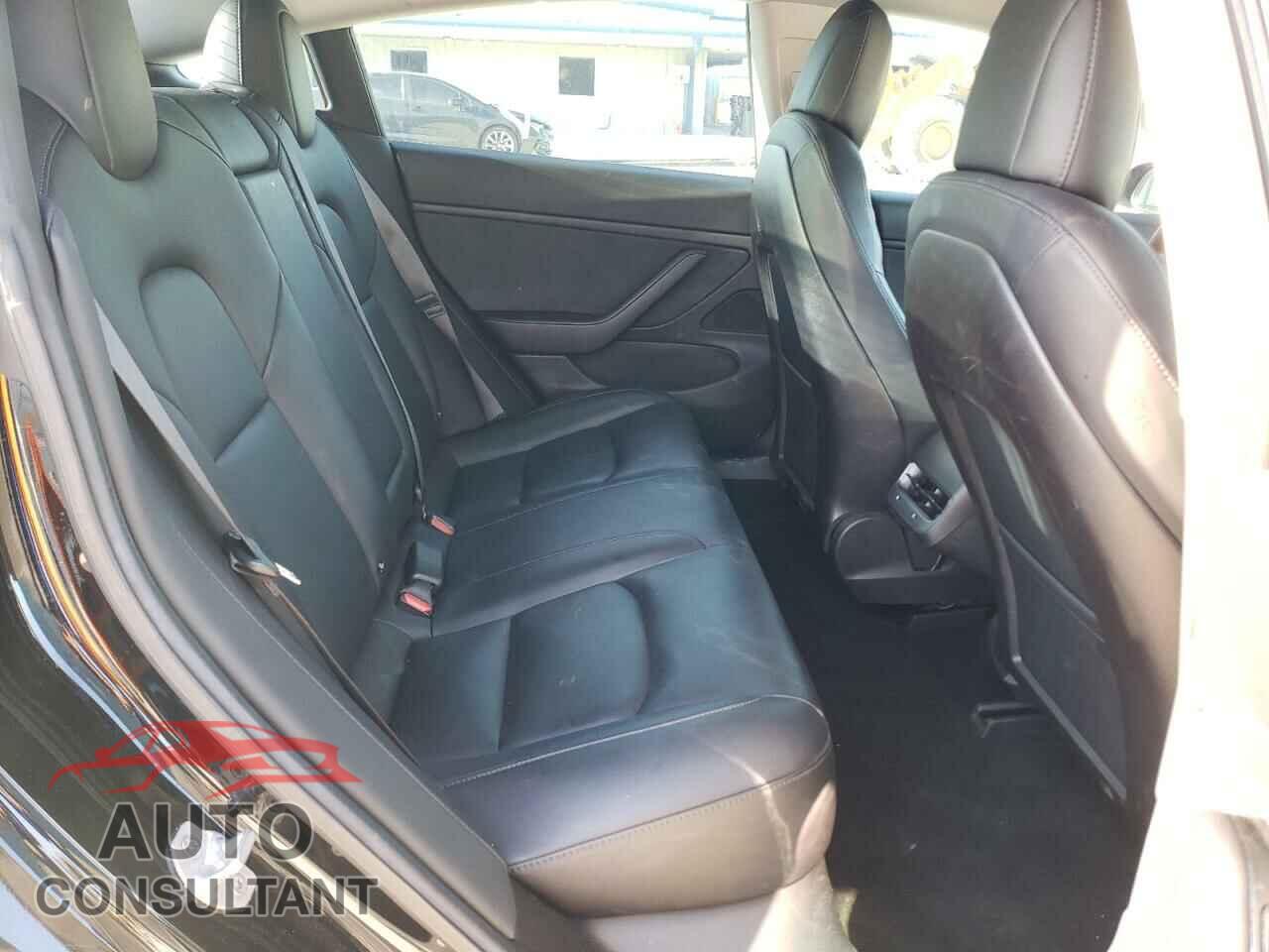 TESLA MODEL 3 2018 - 5YJ3E1EA7JF095259
