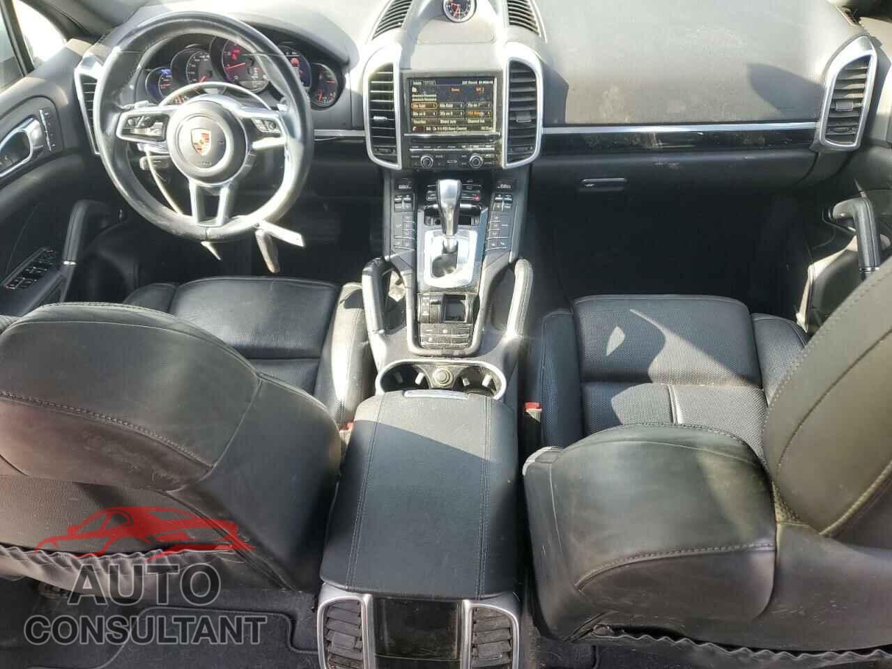 PORSCHE CAYENNE 2016 - WP1AA2A21GKA37665