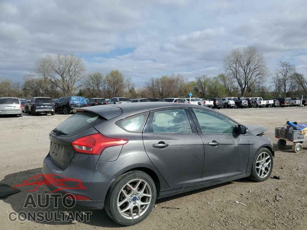 FORD FOCUS 2015 - 1FADP3K22FL343676