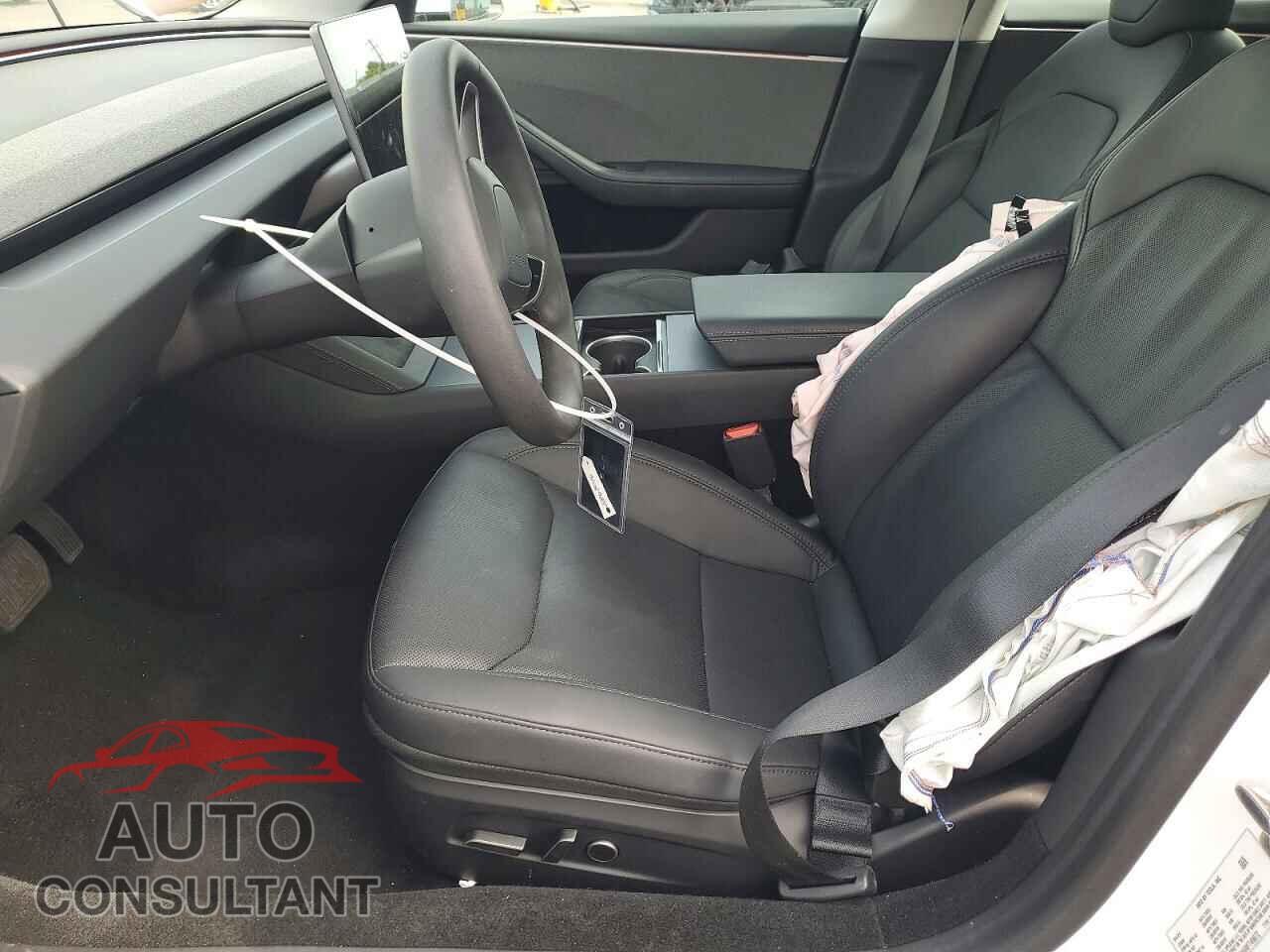 TESLA MODEL 3 2024 - 5YJ3E1EA5RF749672
