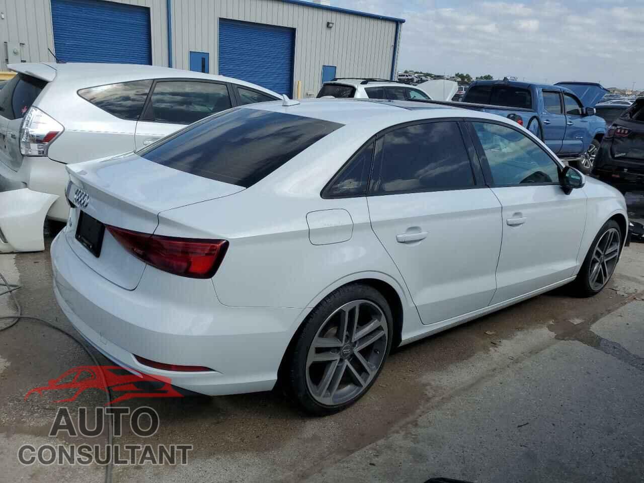 AUDI A3 2017 - WAUAUGFF6H1034864