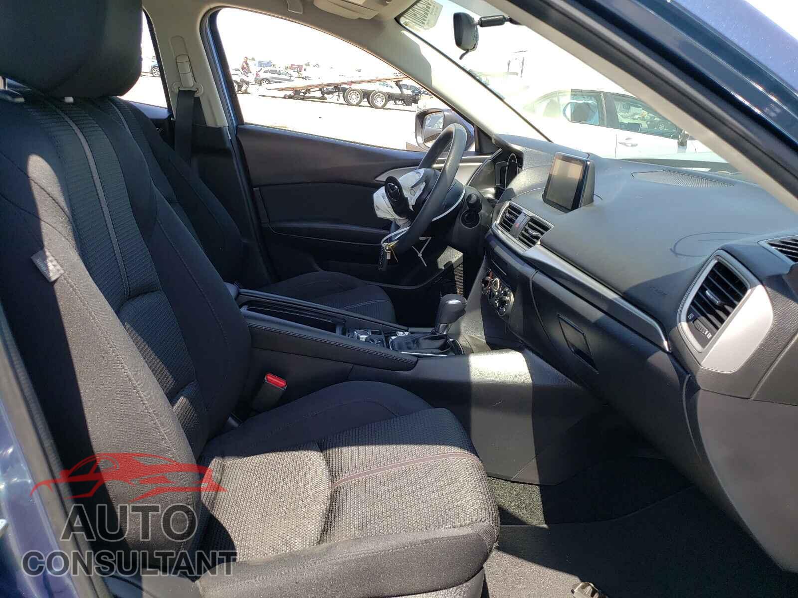 MAZDA 3 2017 - 3MZBN1U72HM113641