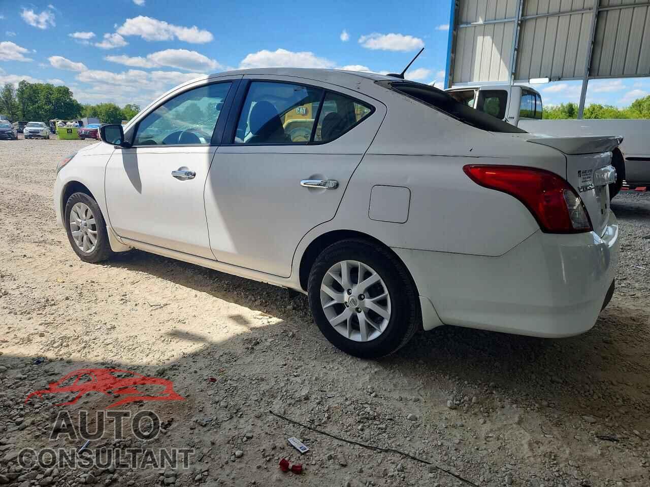 NISSAN VERSA 2019 - 3N1CN7AP1KL818123