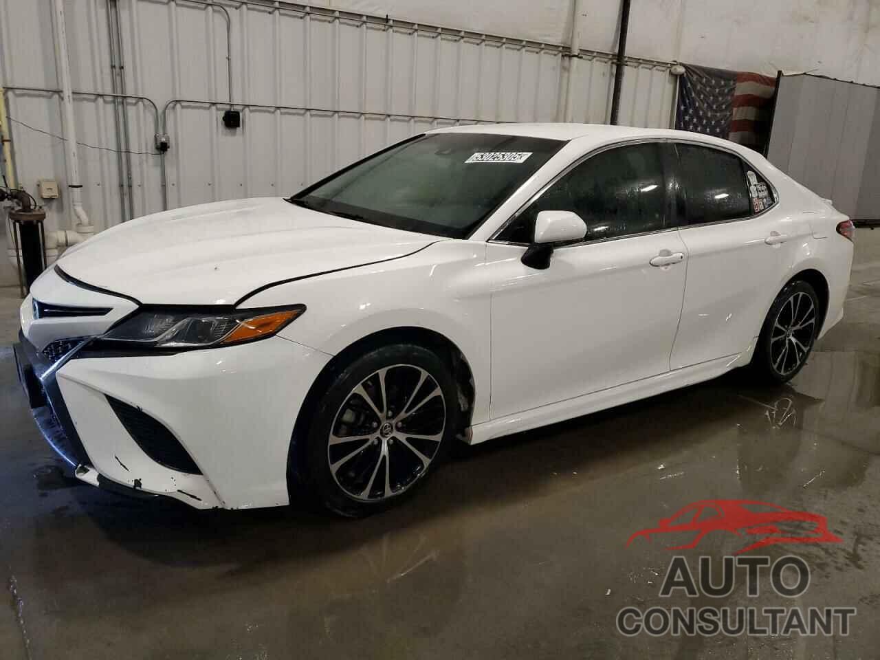 TOYOTA CAMRY 2018 - JTNB11HK4J3007921
