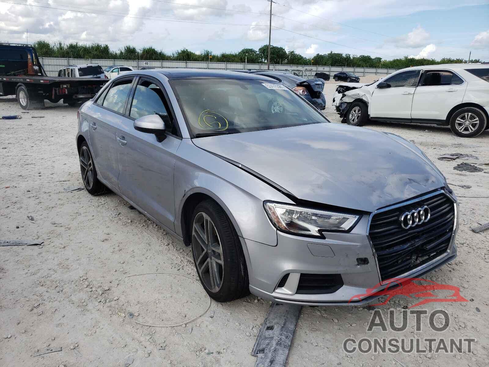 AUDI A3 2018 - WAUAUGFF8J1072439