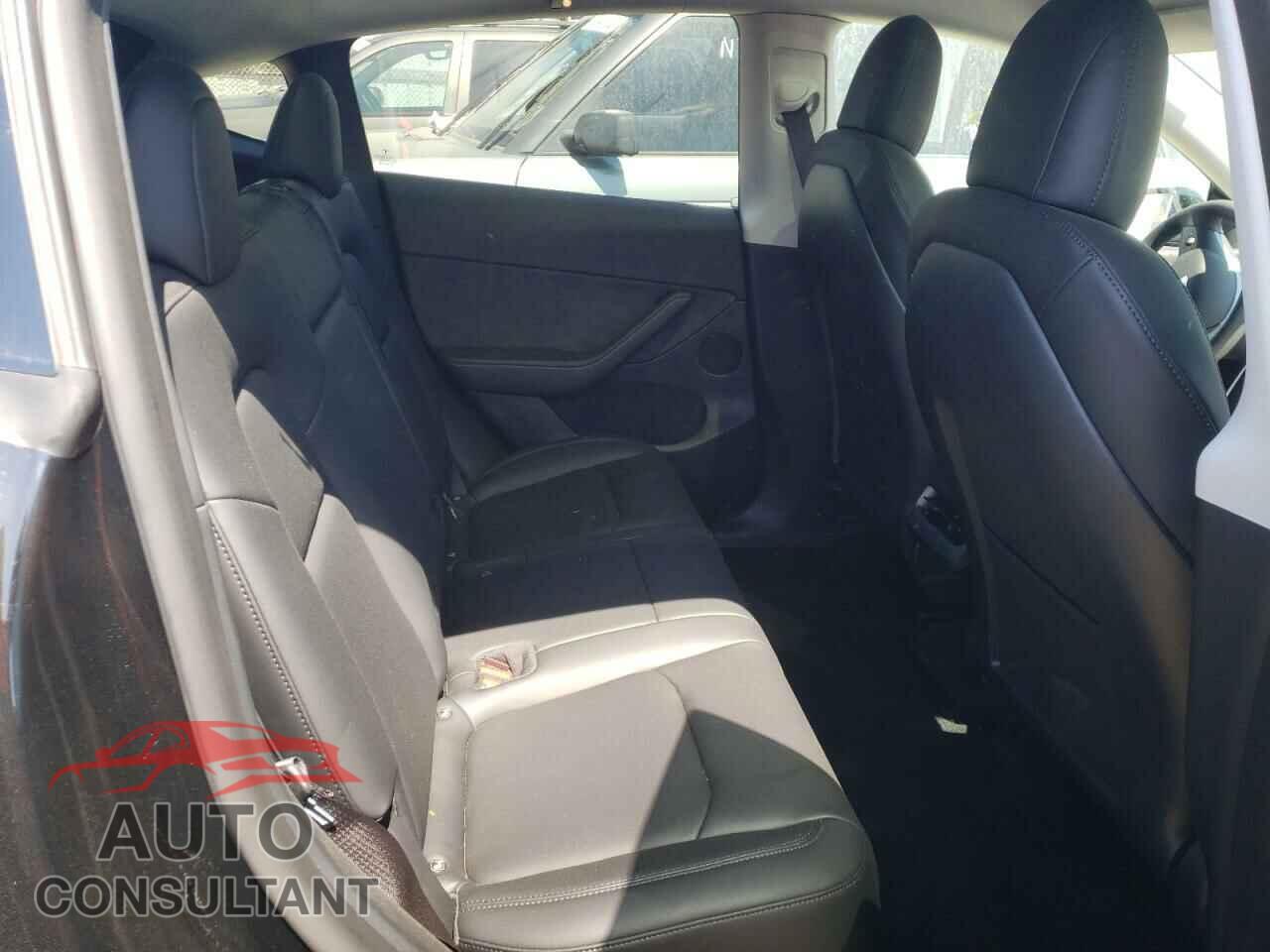 TESLA MODEL Y 2022 - 7SAYGDEE5NF480123