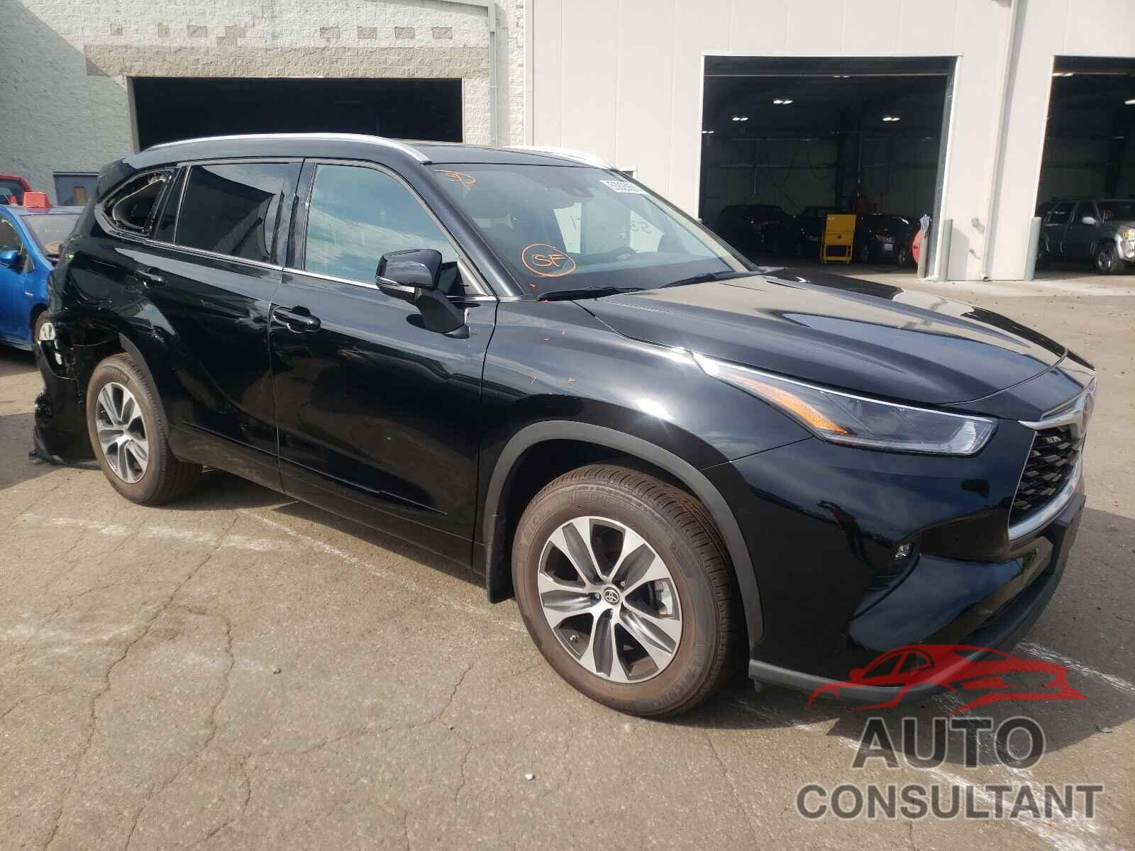 TOYOTA HIGHLANDER 2021 - 5TDHZRBH1MS074157