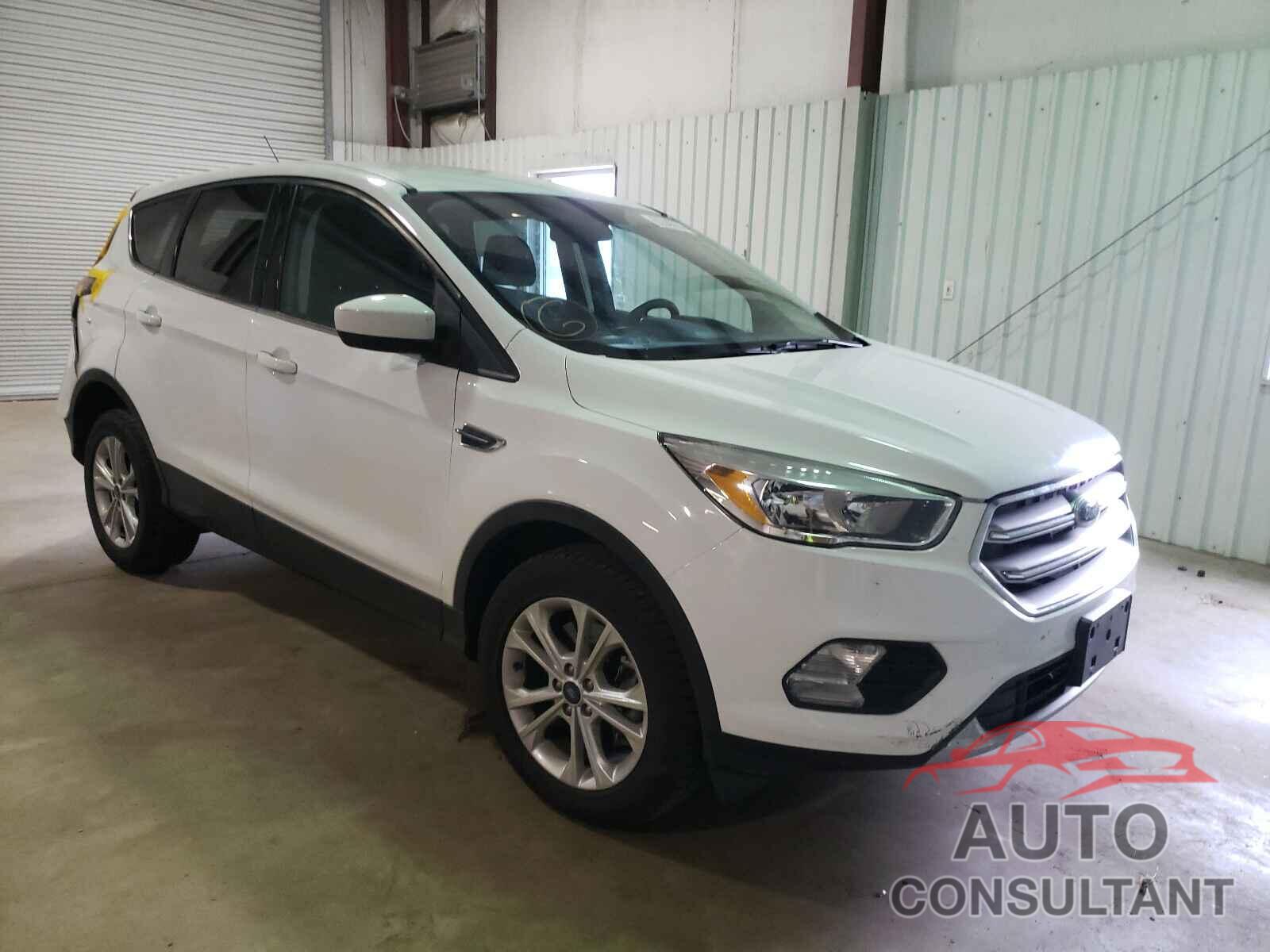 FORD ESCAPE 2017 - 1FMCU9GD5HUE49947