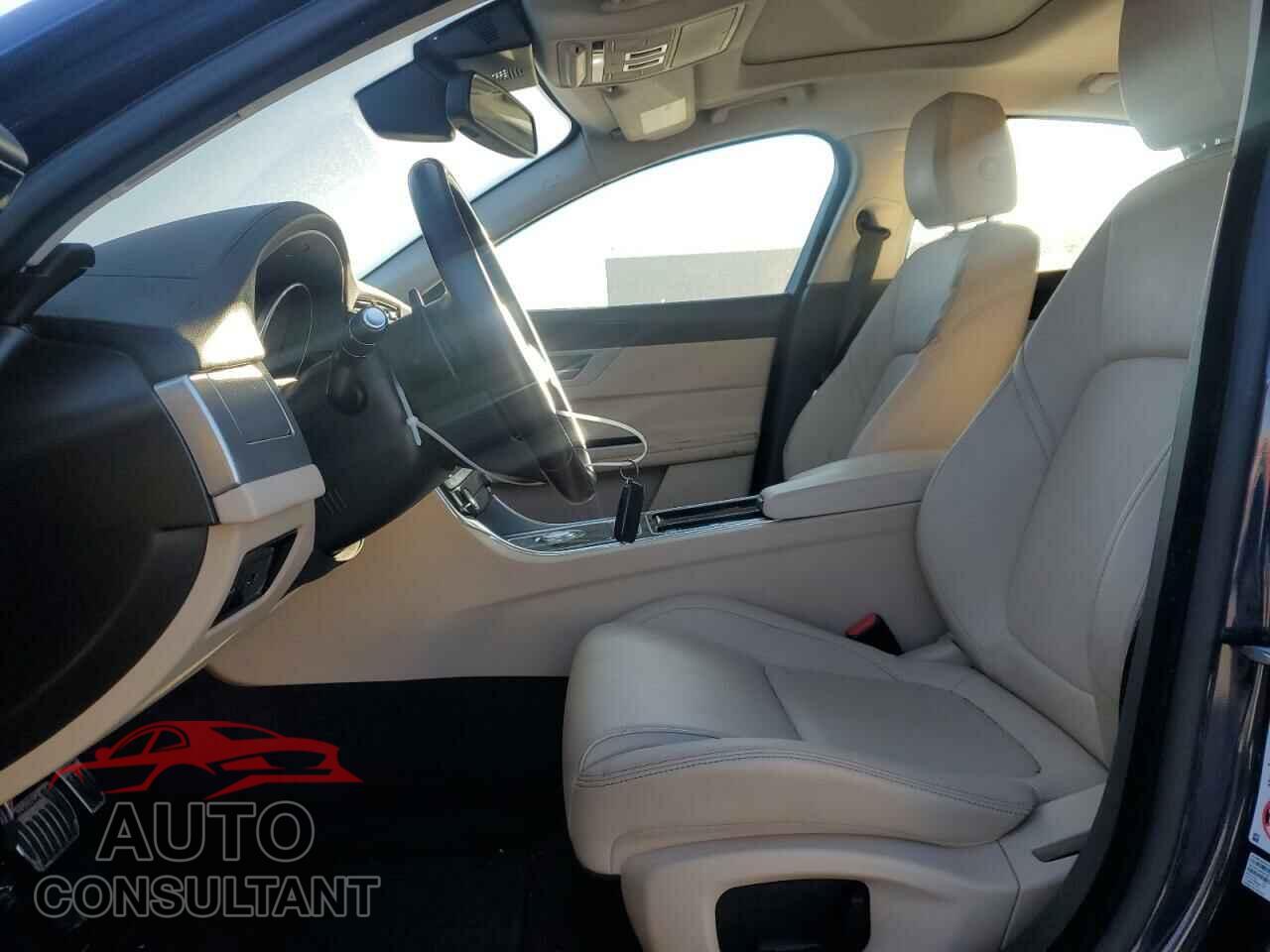 JAGUAR XF 2017 - SAJBD4BV4HCY35219
