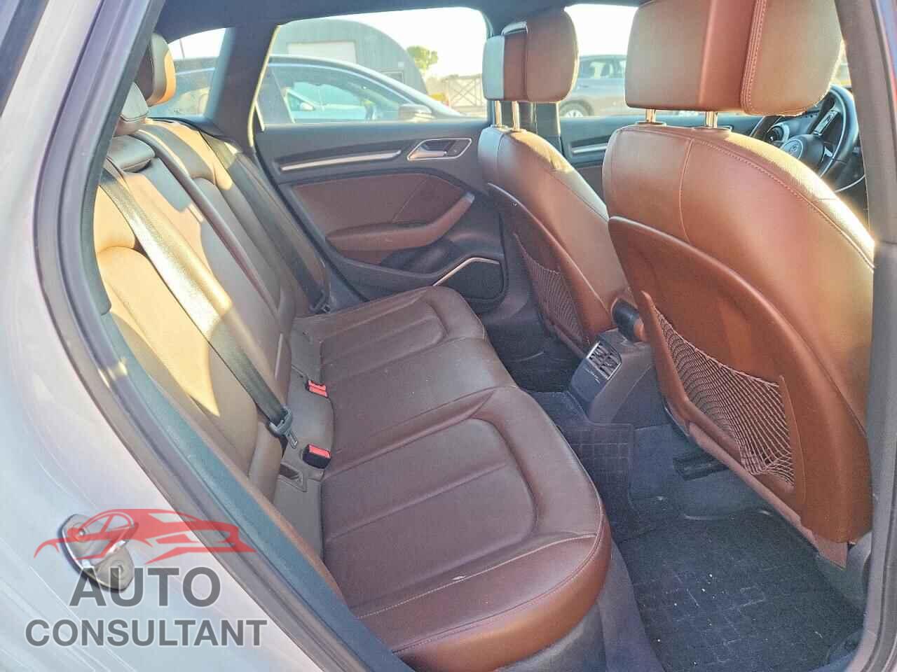 AUDI A3 2018 - WAUTPBFF8JA062268