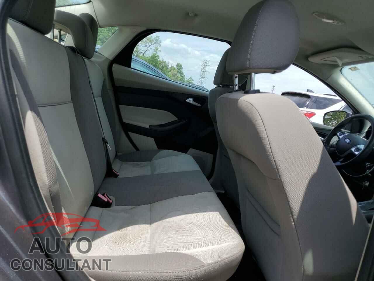 FORD FOCUS 2014 - 1FADP3F2XEL321594