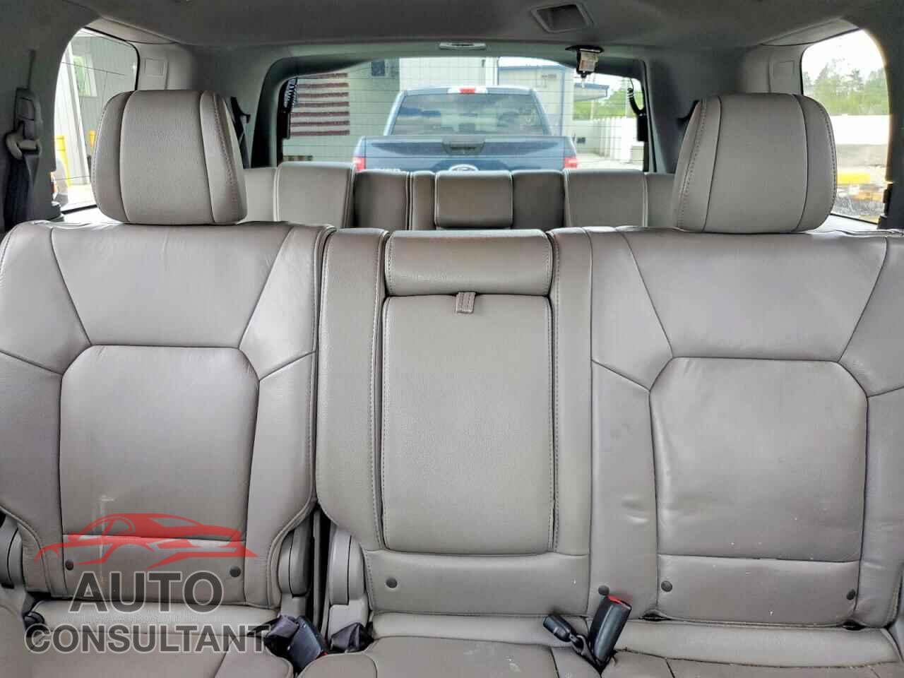 HONDA PILOT 2012 - 5FNYF4H68CB040852