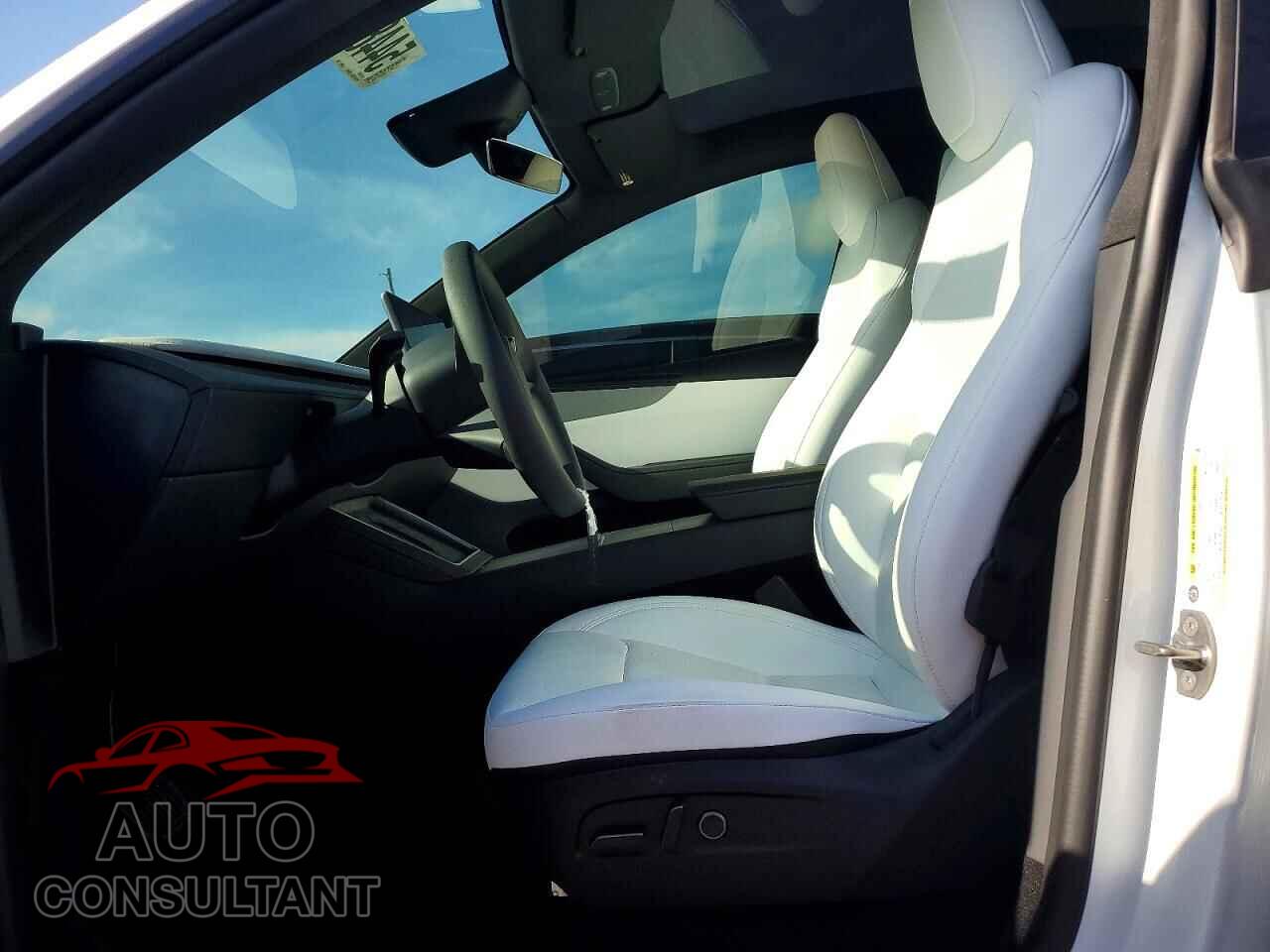 TESLA MODEL Y 2026 - 7SAYGDEE0TA665531