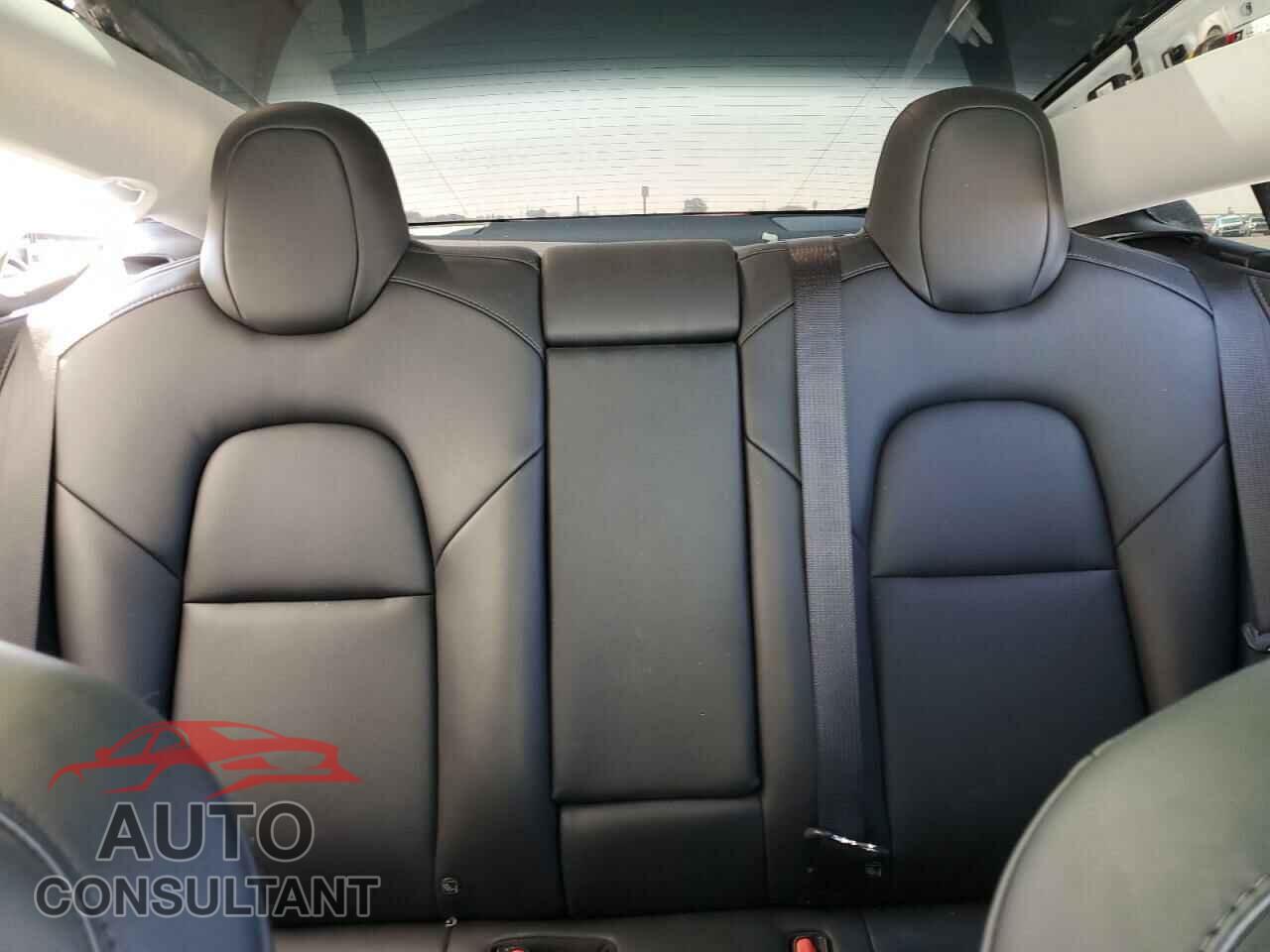 TESLA MODEL 3 2021 - 5YJ3E1EA4MF939696