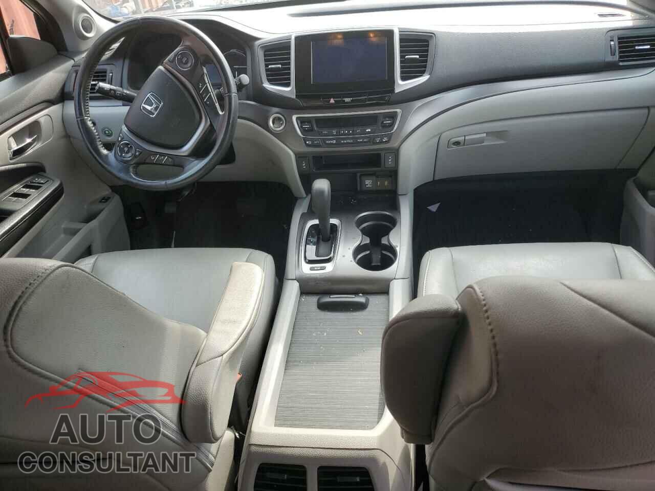 HONDA PILOT 2017 - 5FNYF6H52HB061352