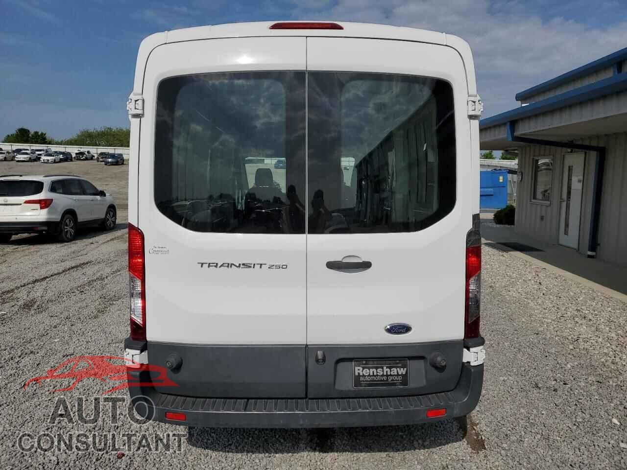FORD TRANSIT 2017 - 1FTYR2CM9HKA09797