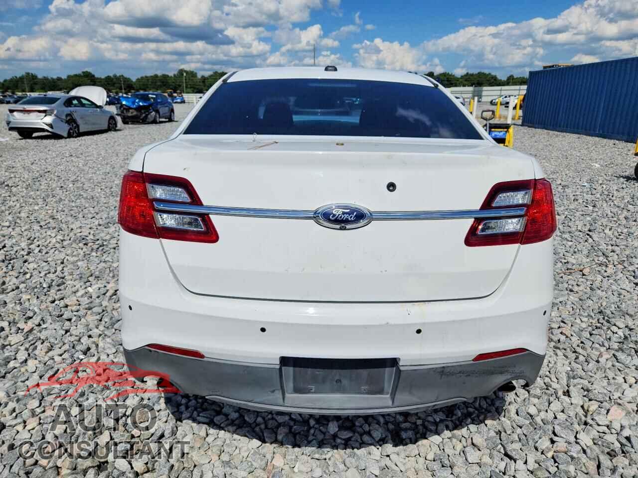 FORD TAURUS 2015 - 1FAHP2MK9FG135747