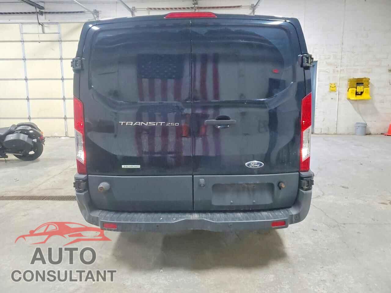 FORD TRANSIT 2017 - 1FTYR2YG5HKB18714