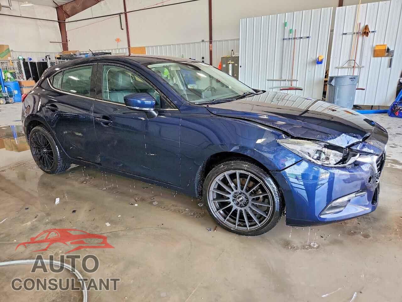 MAZDA 3 2018 - 3MZBN1L39JM183156