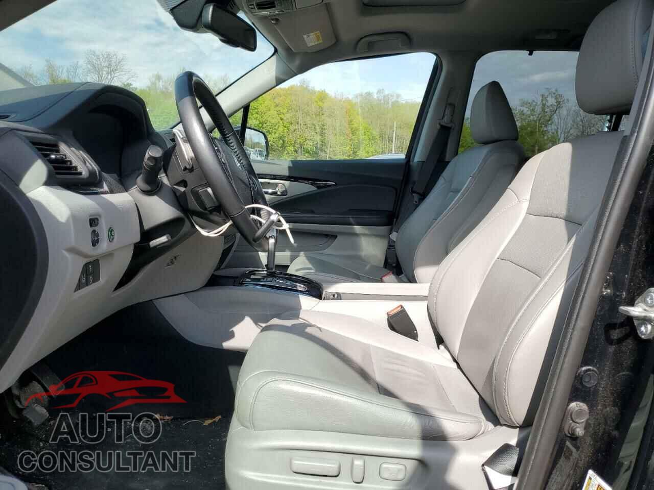 HONDA PILOT 2017 - 5FNYF6H09HB104654