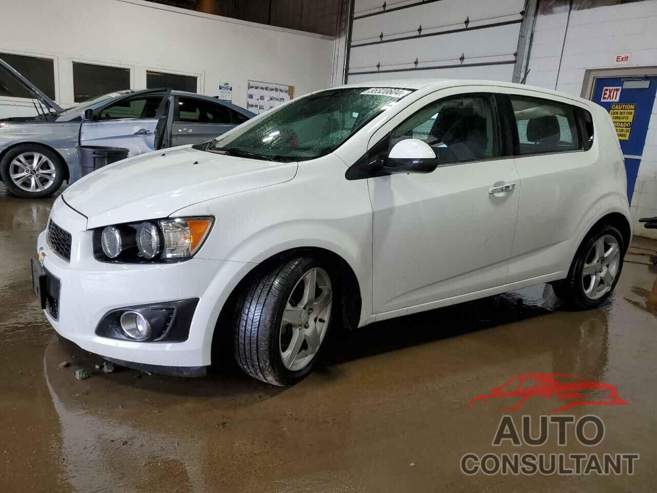 CHEVROLET SONIC 2016 - 1G1JE6SB6G4143585