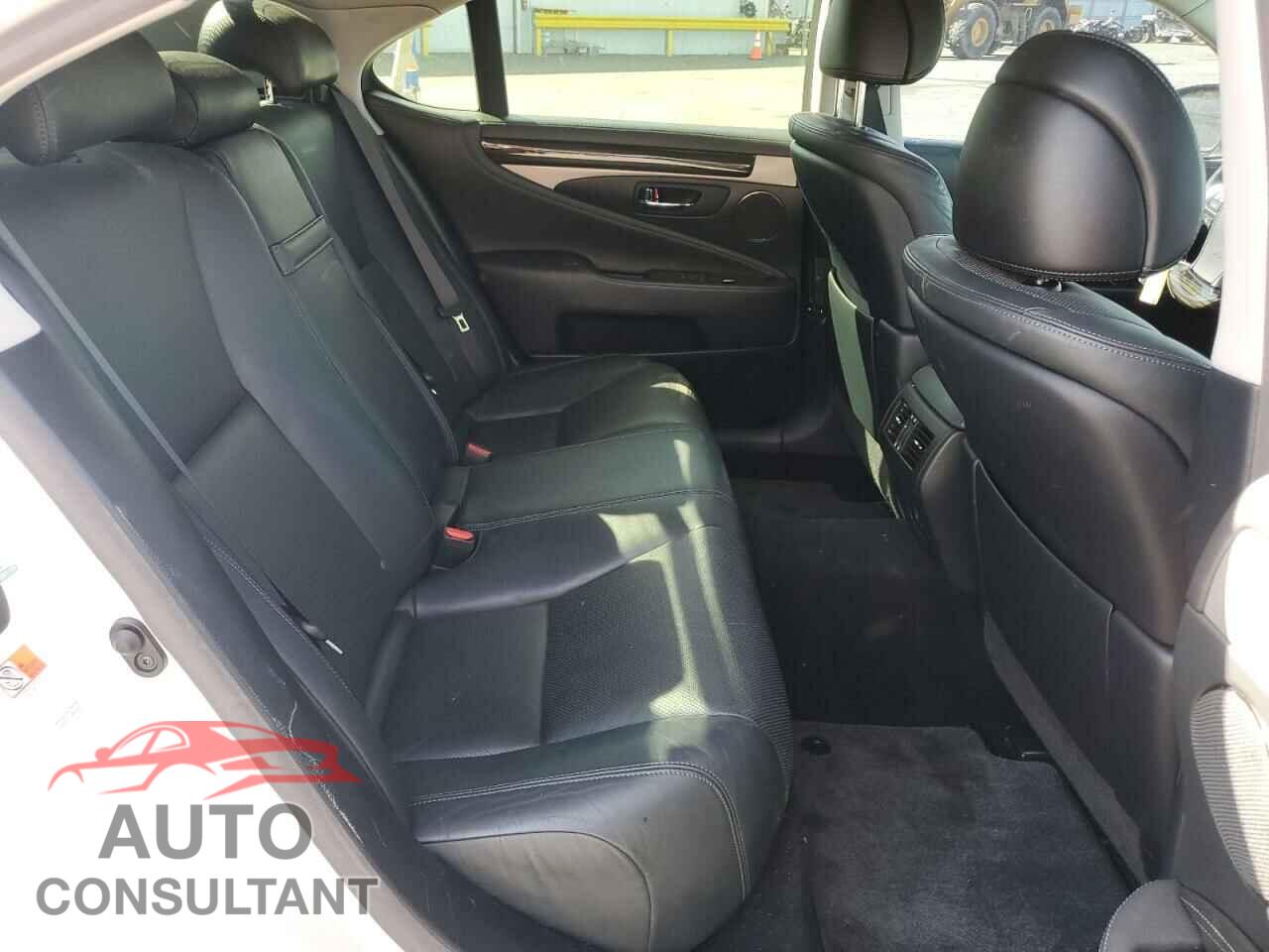 LEXUS LS460 2017 - JTHBL5EF1H5144471