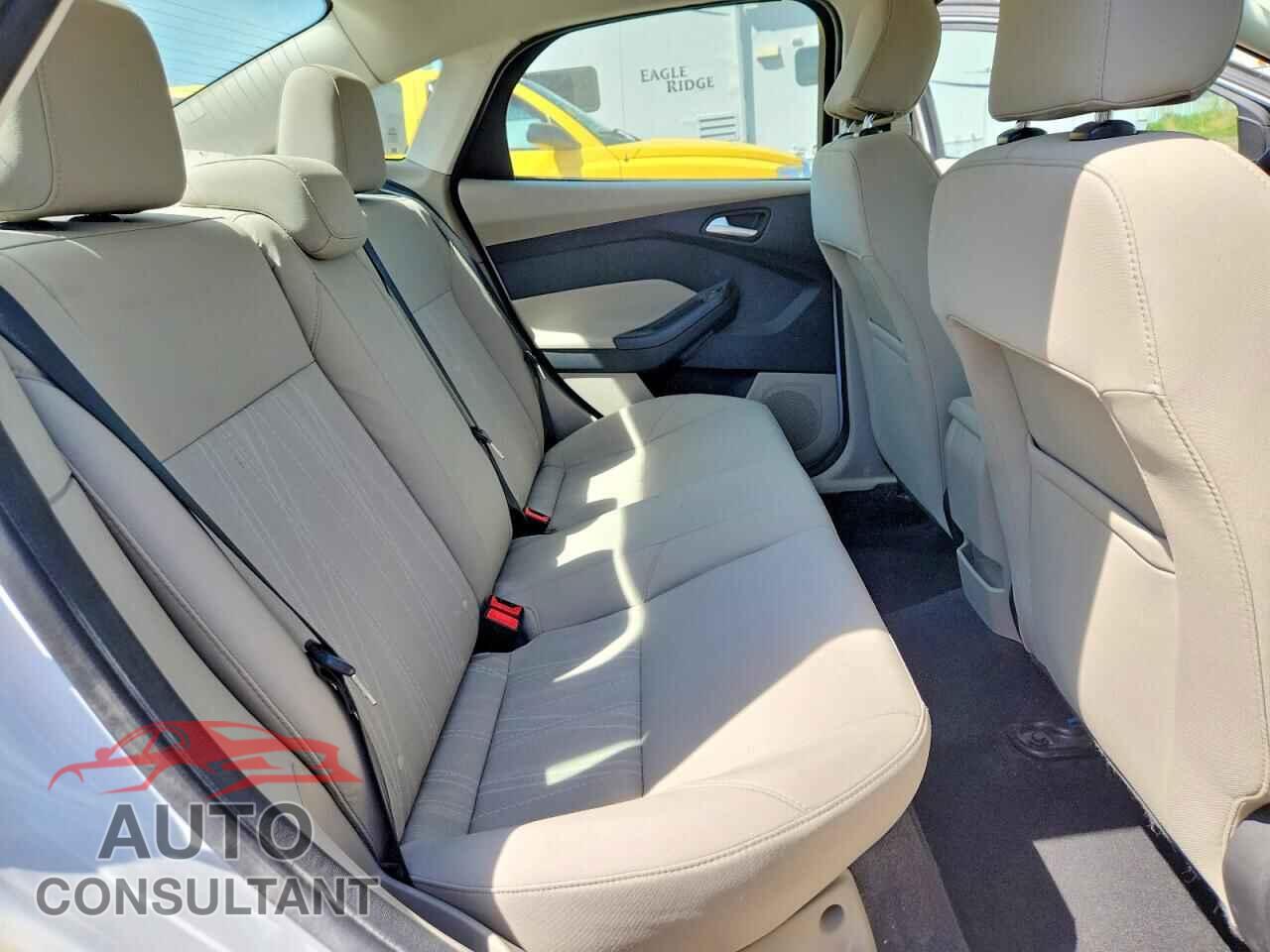 FORD FOCUS 2016 - 1FADP3F26GL405348