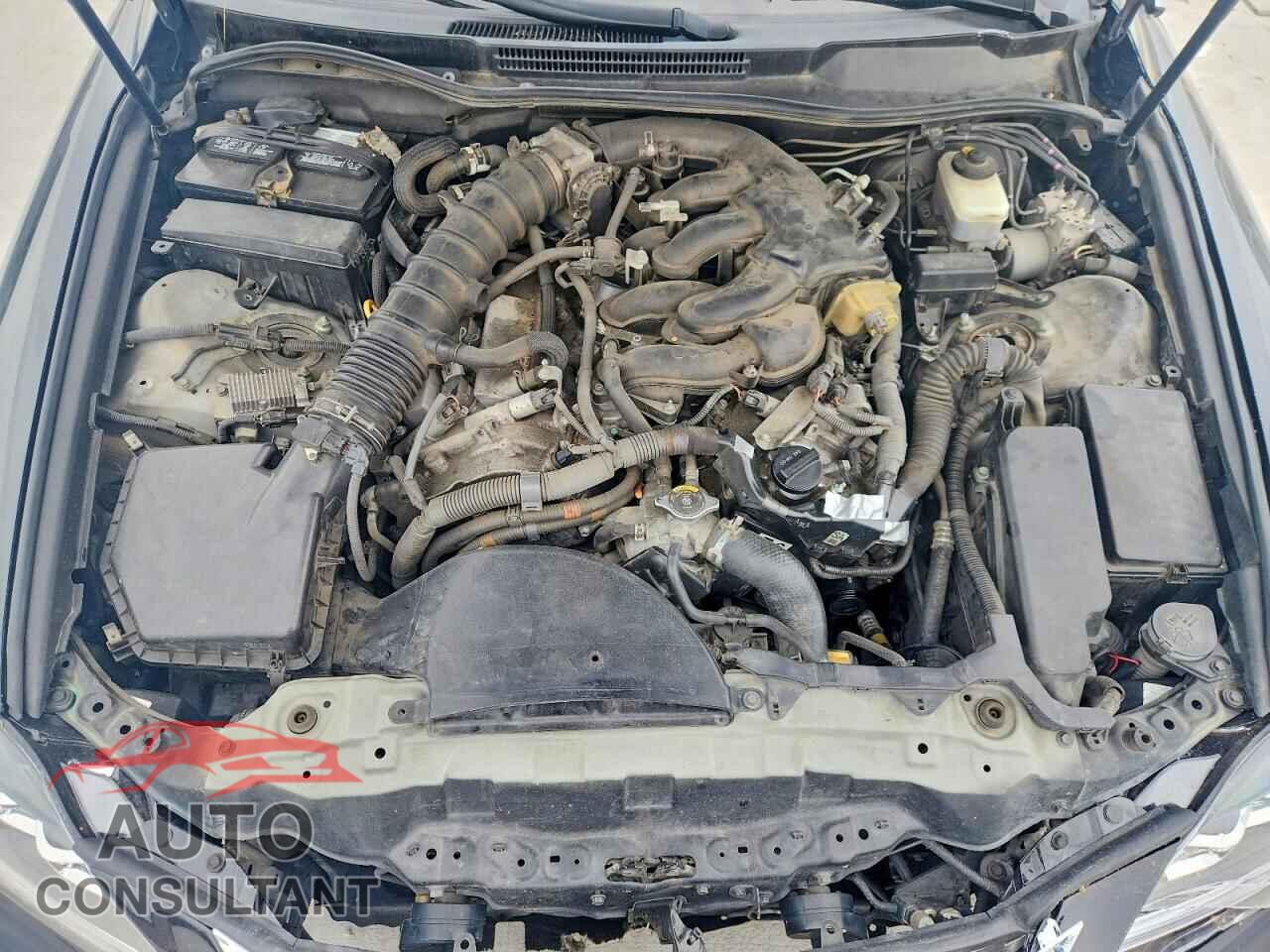 LEXUS IS 2011 - JTHBF5C26B5145615