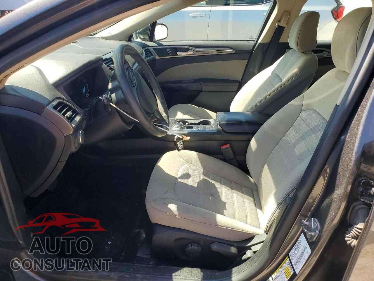 FORD FUSION 2020 - 3FA6P0G70LR181037