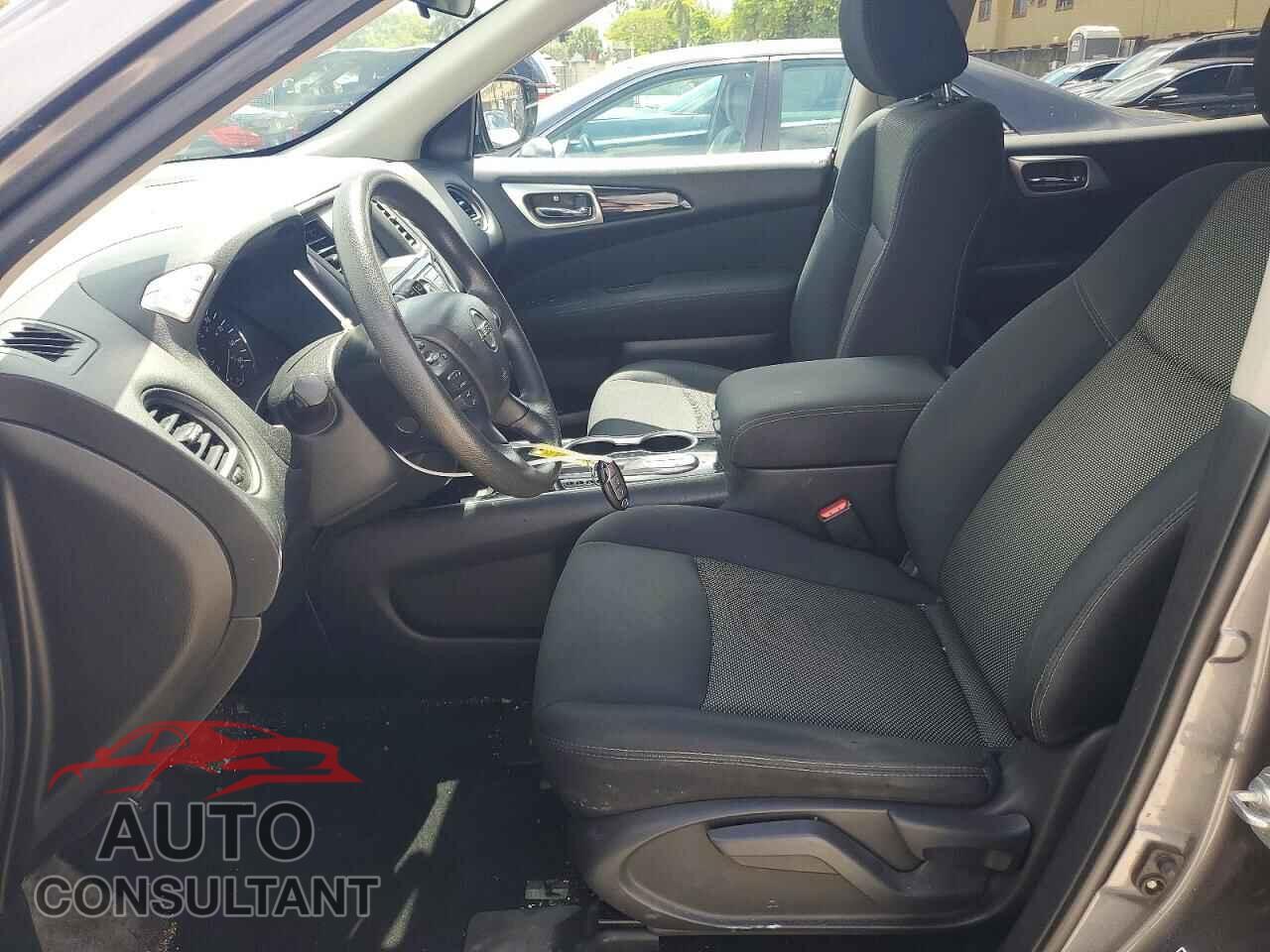 NISSAN PATHFINDER 2017 - 5N1DR2MN1HC676357