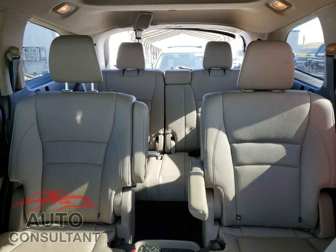 HONDA PILOT 2019 - 5FNYF6H07KB005192