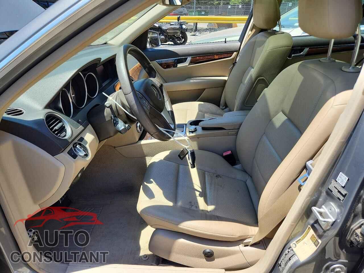 MERCEDES-BENZ C-CLASS 2012 - WDDGF8BB5CA692027