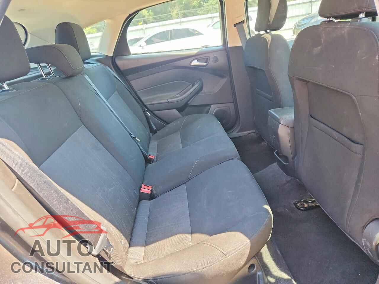FORD FOCUS 2017 - 1FADP3M2XHL323174