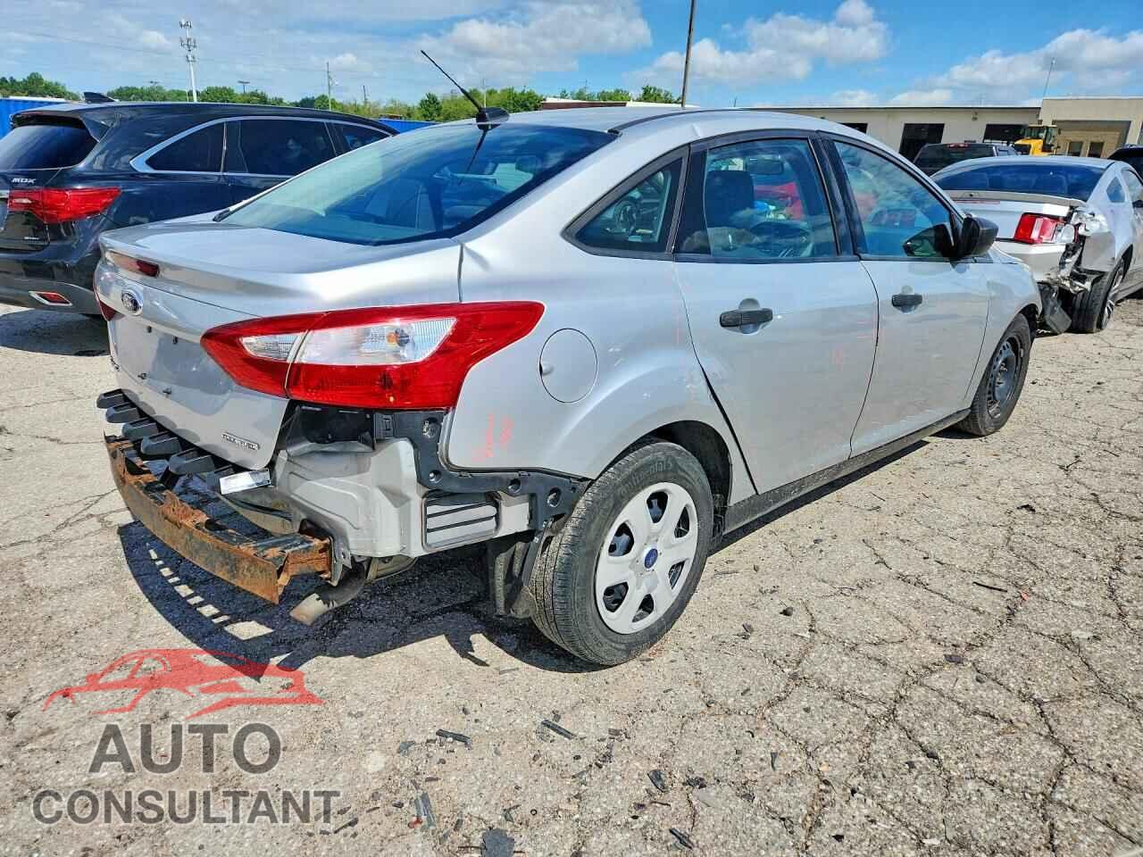FORD FOCUS 2013 - 1FADP3E22DL250231